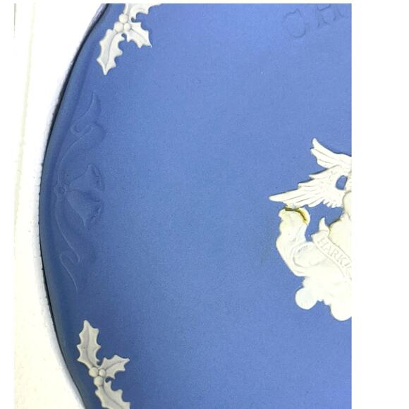 Wedgwood England Blue Jasperware 1991 'Hark the Herald Angels Sing' Plate w/Box - Picture 5 of 10